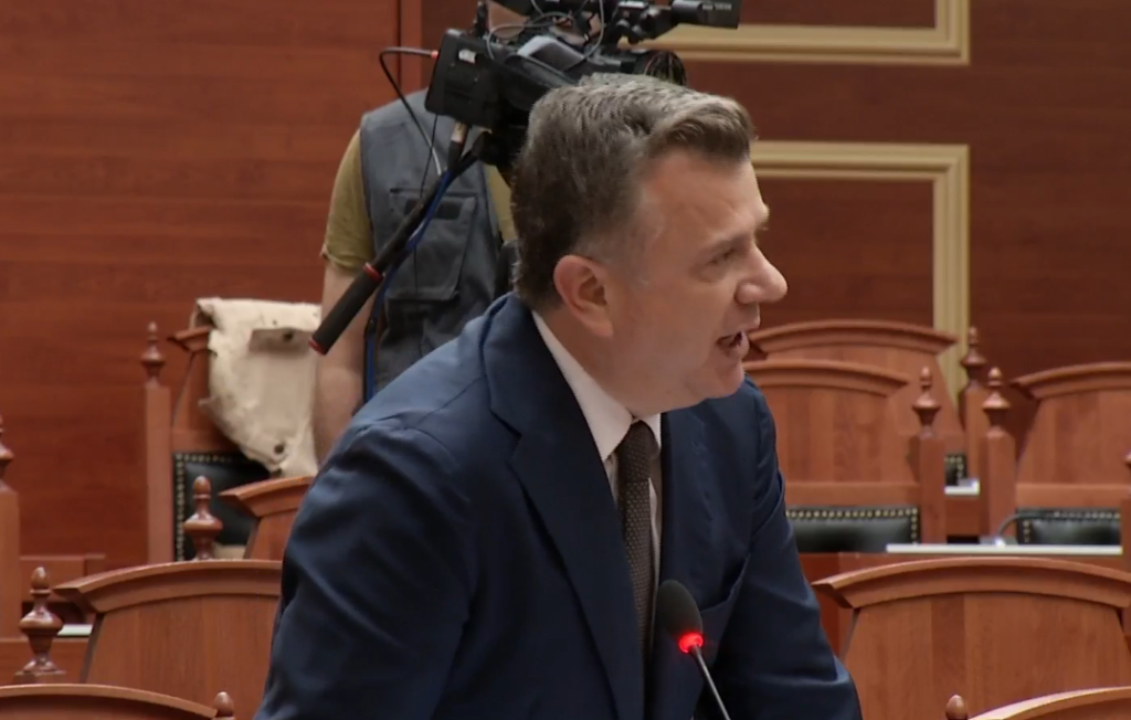 Balla-opozitës: Jeni bërë si telefon i prishur. ‘Non Grata’ është vështirë të hiqet, pres njoftim nga ambasada