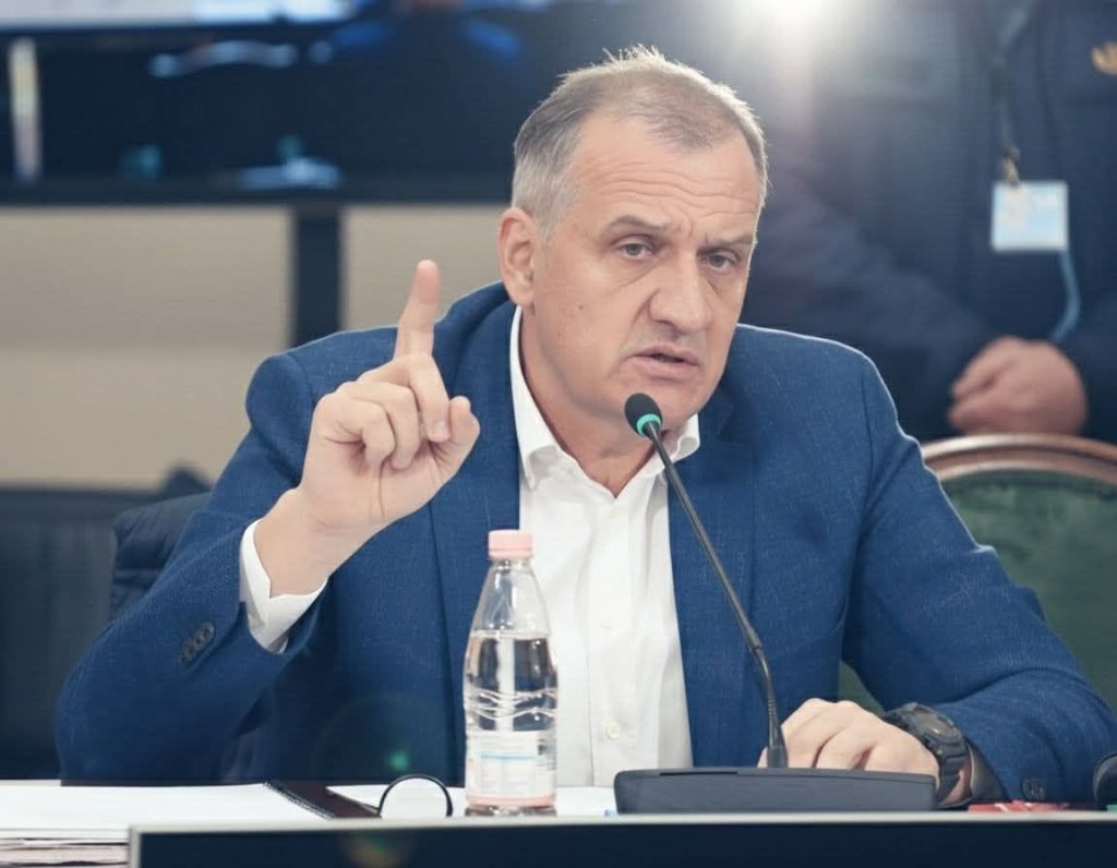 “Pas 6 vitesh hetime, ndaj meje s’ka akuzë”/Beqaj: Çfarë kam vjedhur unë?