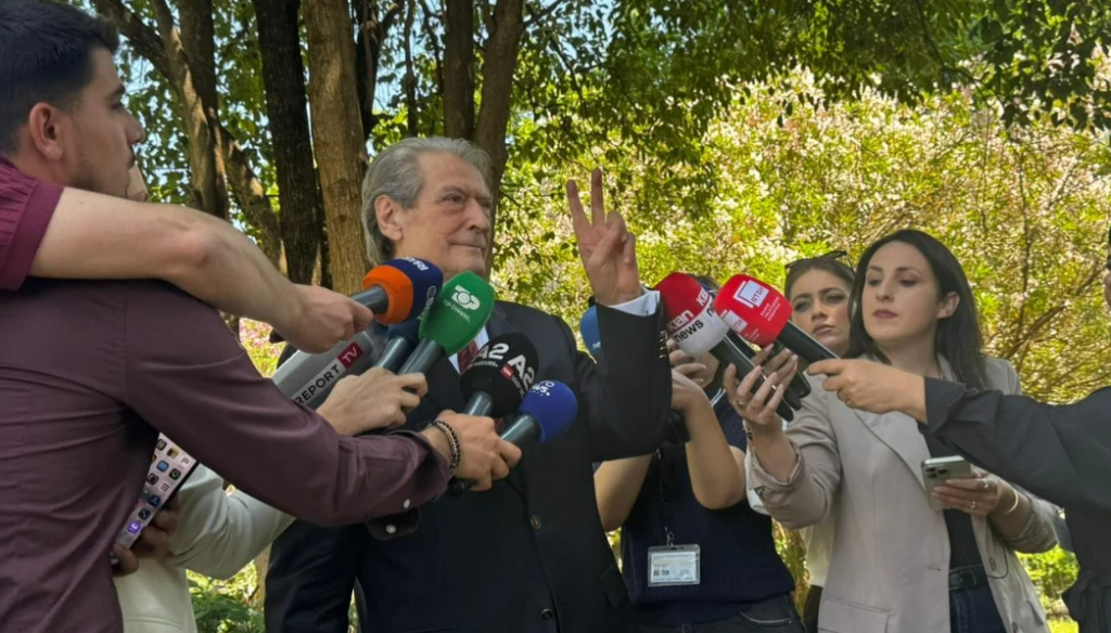 “Nuk kam qenë kurrë non grata”, Berisha: Kam pasur një sanksion, vetëm vizën. Sot u ktheva