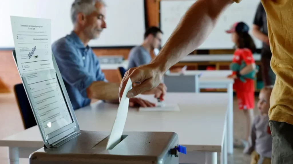 Zviceranët votojnë për kufizimin e popullsisë, referendumi pritet të rrëzohet