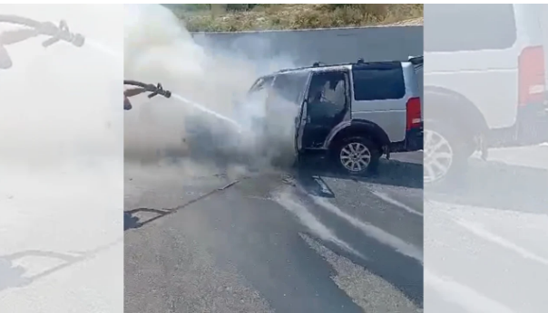Automjeti përfshihet nga flakët në Llogara, motori i makinës në zjarr teksa ecte në rrugë