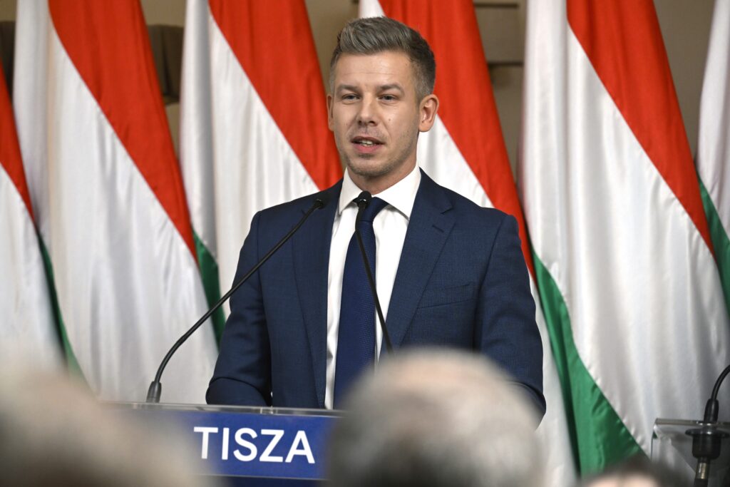 Magyar ndryshon kushtetutën