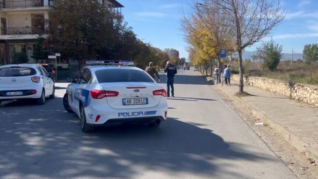 Aksident në aksin Korçë-Bilisht/ Motori del nga rruga, plagoset rëndë drejtuesi