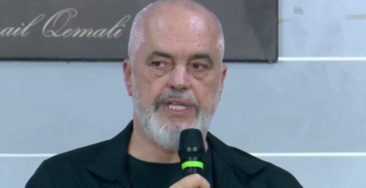 19:06 “Me kë po flet?”, Rama përplaset me banorin e Zvërnecit: Në 2009 i kam pasur flokët e zeza