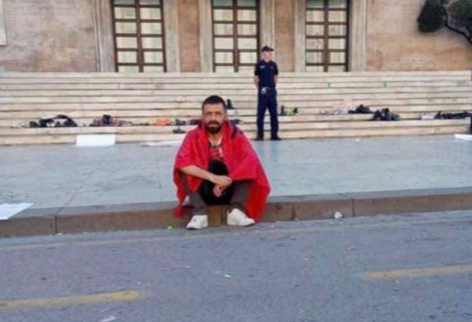 “Eja tek unë”/Rama i drejtohet protestuesit: Më ndodh edhe mua të kem zgjime të zbrazëta me shije tradhtie