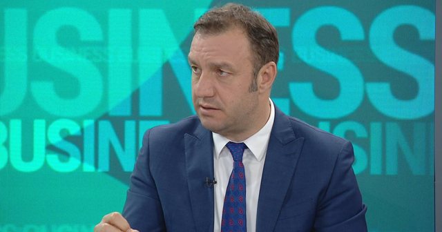 Deputeti i PS: U tundova nga protesta, por fjalimet ordinere më bënë të tërhiqem
