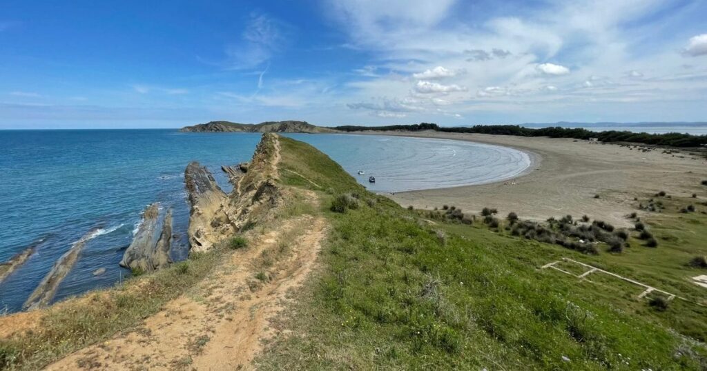 Turizmi shqiptar pa busull: Rasti i Zvërnecit si simptomë e një modeli të gabuar zhvillimi