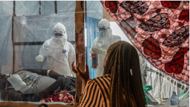 Ebola po përhapet me shpejtësi në Republikën Demokratike të Kongos/ Mbi 400 viktima, OBSH nis trajtimet eksperimentale