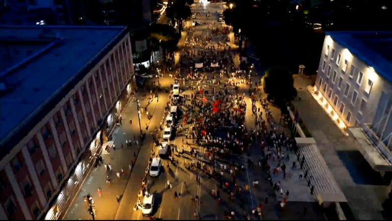 Protesta në ditën e 49-të dhe integrimi me tre kapituj të mbyllur