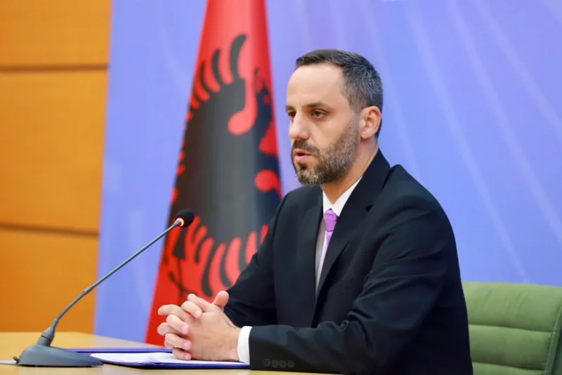 Rritet me 701 milionë lekë financimi për Policinë e Shtetit, Lamallari: Më shumë mbështetje për efektivët