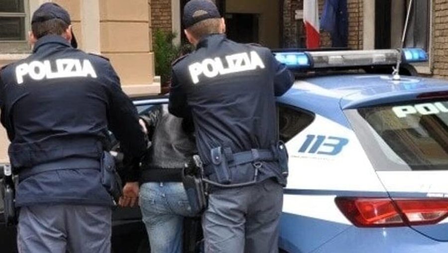 Pamja e dyshimtë e tradhtoi, arrestohet i riu shqiptar në Itali! Policia i gjen kokainë gati për shitje