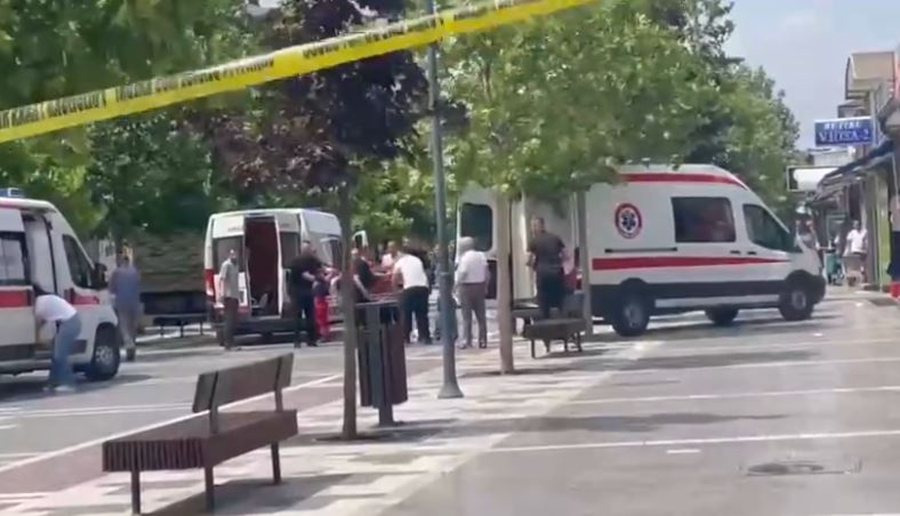 Masakër në qendër të Podujevës, një person qëllon me breshëri plumbash qytetarët, disa të plagosur