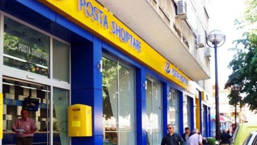 Zhduku 700 mijë euro/Gjykata lë në burg ish-drejtoreshën e Postës së Durrësit, “arrest shtëpie” për dy zyrtaret e tjera