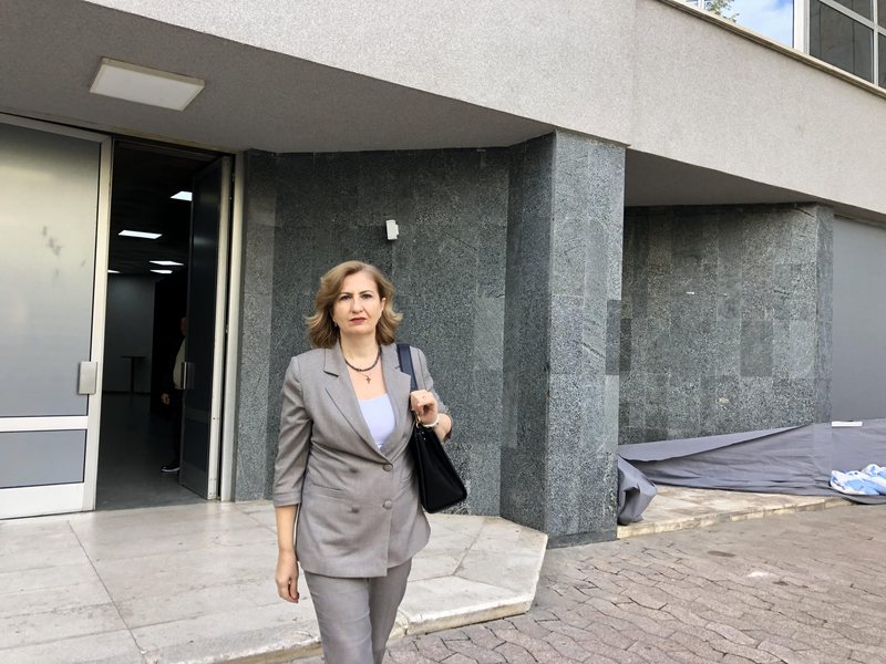 10:03 Pas Adnan Xholit, Rovena Zoto zyrtarizon kandidaturën për kryeprokurore, afati mbyllet më 1 gusht