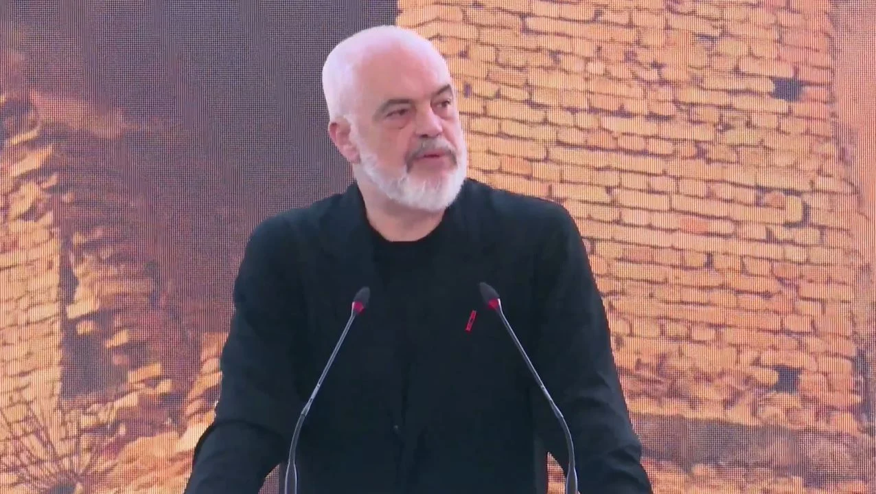 11:46 “Deri në 2028, Forcat e Armatosura do të kenë të gjitha mjetet ushtarake”, Rama zbulon ambicien: Do i japim ushtrisë amerikane prodhime ‘made in Albania’