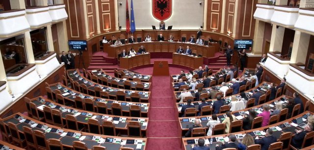 Opozita bojkoton Kuvendin, Genc Pollo kritika demokratëve: Abuzimet e Rilindjes duhet të kundërshtohen në seancë plenare