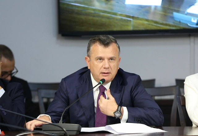 Ironizon Balla: Shpresoj të ketë tym të bardhë në PD që t’i rikthehen punës parlamentare