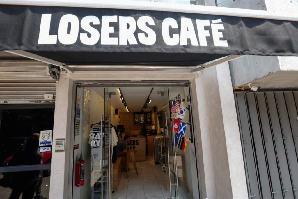 “Losers Cafe” streha e tifozëve të zhgënjyer
