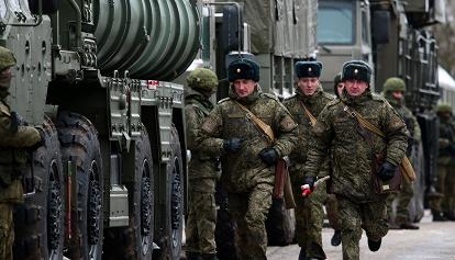 Në mungesë të ushtarëve, Rusia rekruton me forcë burra për të luftuar në Ukrainë