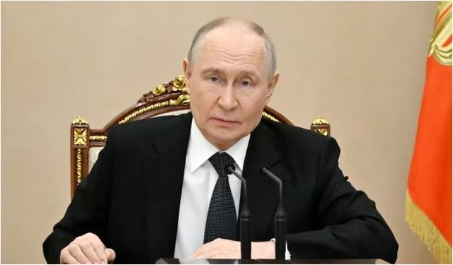 Ndërsa NATO takohet/ Putin “peshon” mundësitë e tij në Ukrainë