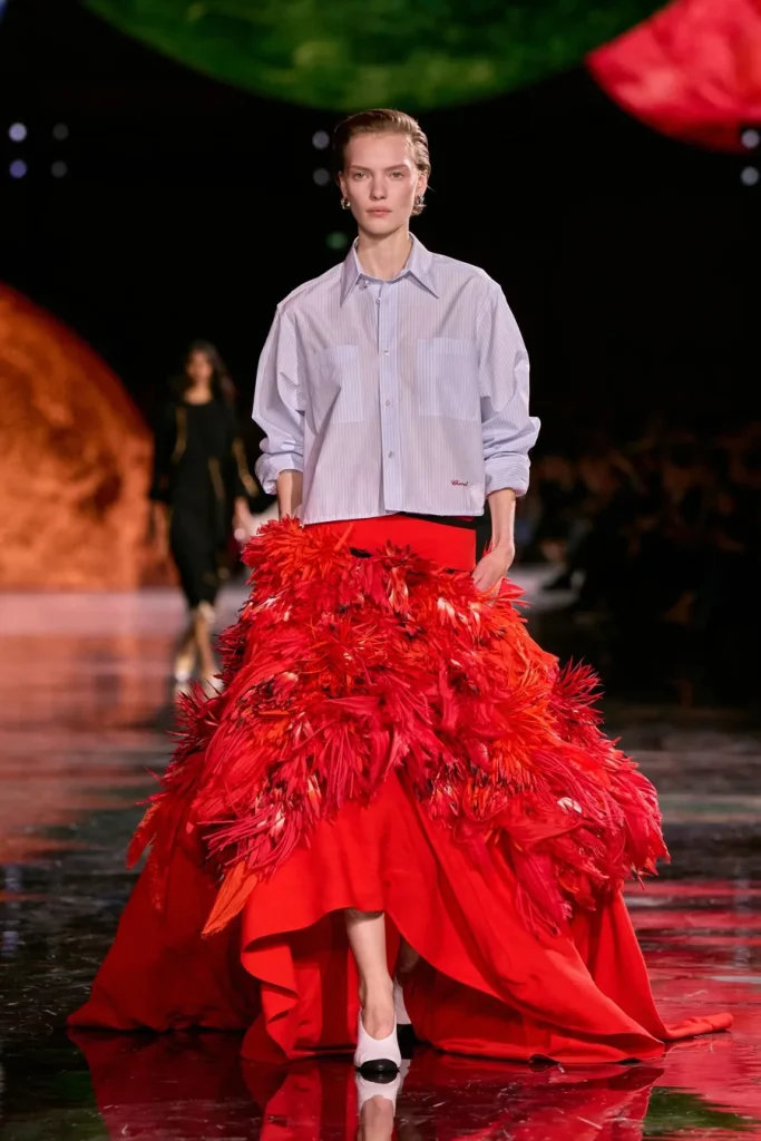 Chanel blen Charvet, markën historike franceze të këmishave luksoze