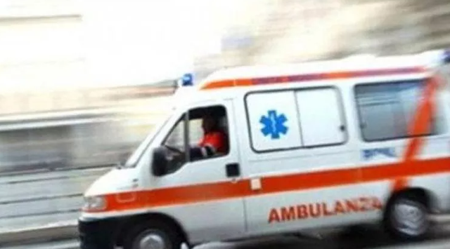 E rëndë në Kolonjë/ E zë poshtë ngarkesa me dru, humb jetën 36-vjeçari