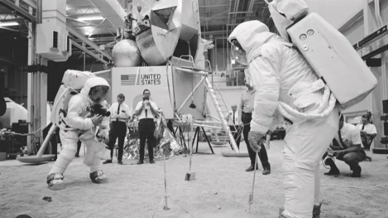 Histori/ 1969 – Programi Apollo: Kur njerëzimi preku Hënën dhe Toka pa veten nga një botë tjetër