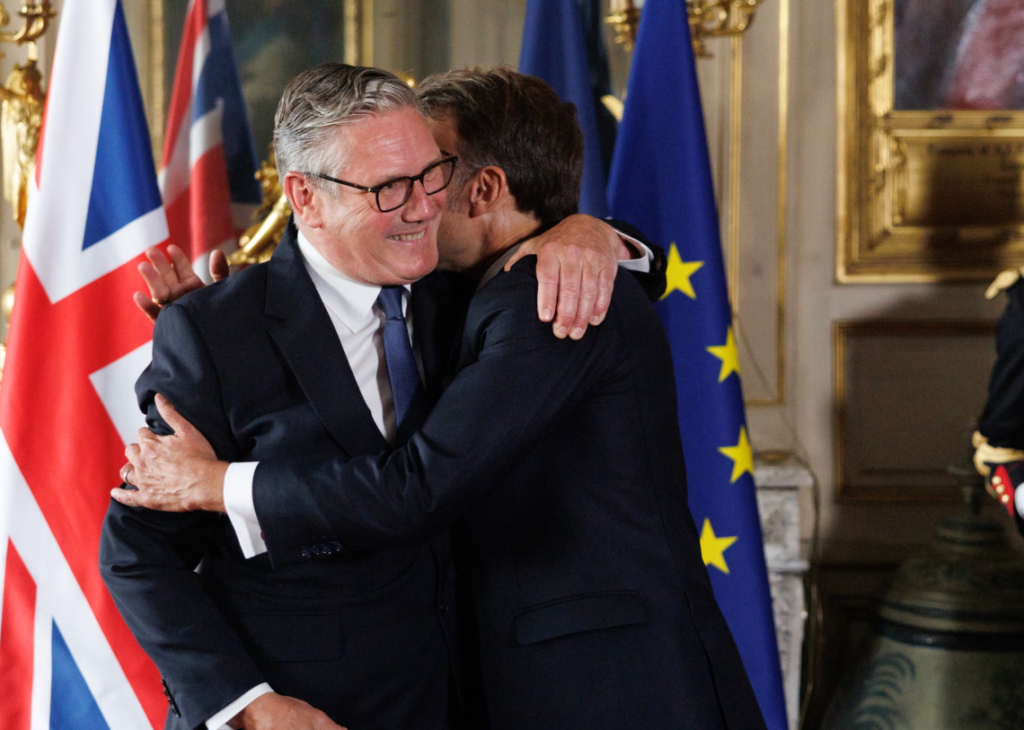 Starmer, kryeministri i parë i Mbretërisë së Bashkuar që merr medaljen “Legion d’Honneur” të Francës