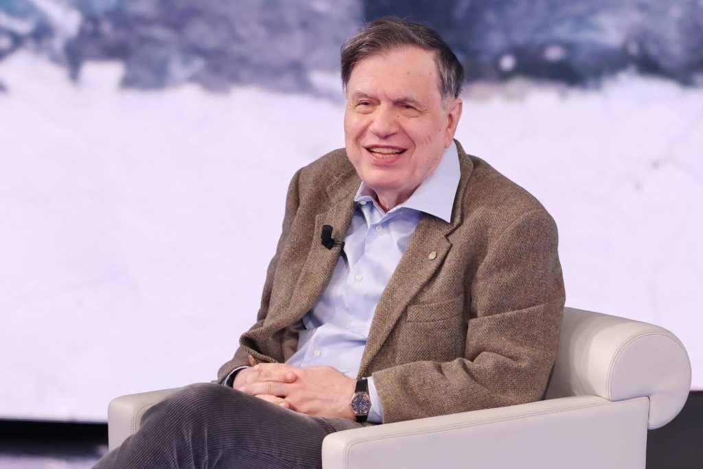 IA ndihmon Nobelistin Giorgio Parisi të zgjidhë një enigmë të fizikës që kishte mbetur pa përgjigje për mbi 10 vjet