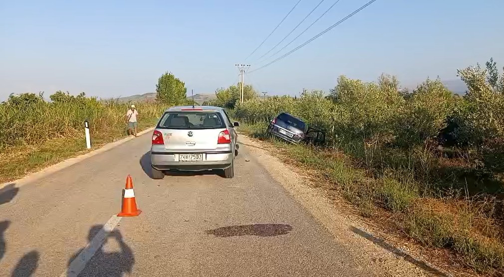 Aksident i rëndë në Fier Shegan, parakalimi i gabuar nxjerr makinën nga rruga, 3 të plagosur