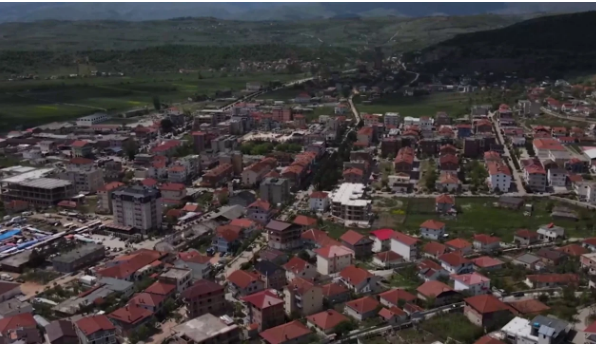 15:42 “65 mijë minoritarë në Shqipëri”/ PS kërkon që Dropulli, Finiqi dhe Pusteci të mos preken nga Reforma Territoriale