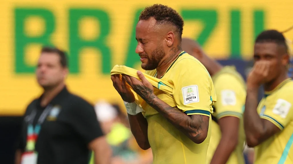 Imazhi që prek botën, Neymar nuk i ndal lotët pas eliminimit të Brazilit