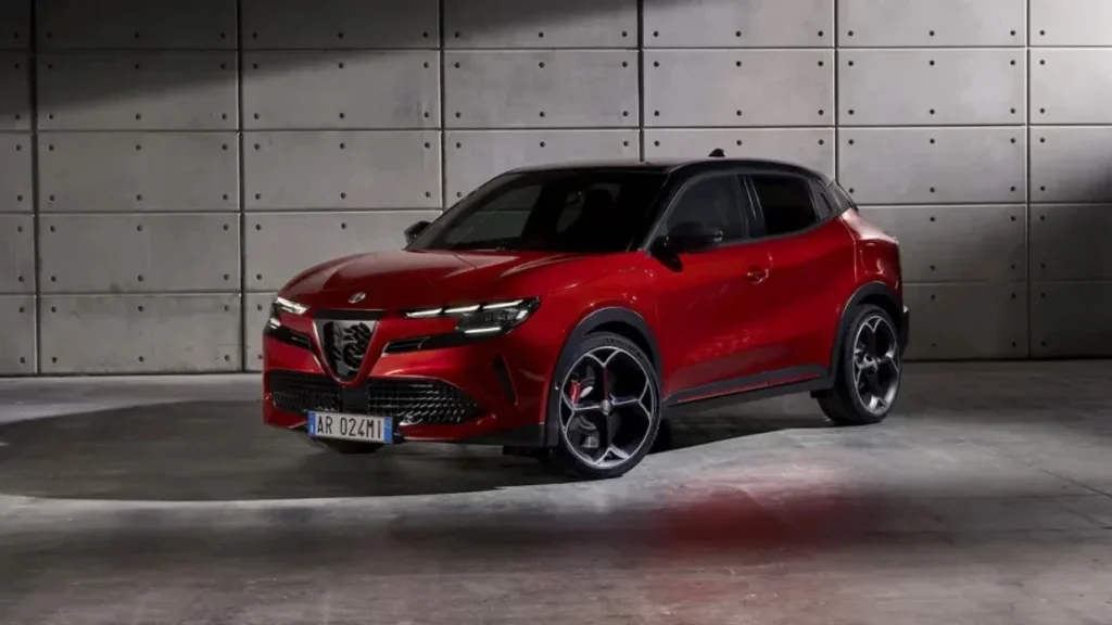 Alfa Romeo zbulon modelin e ri C-SUV