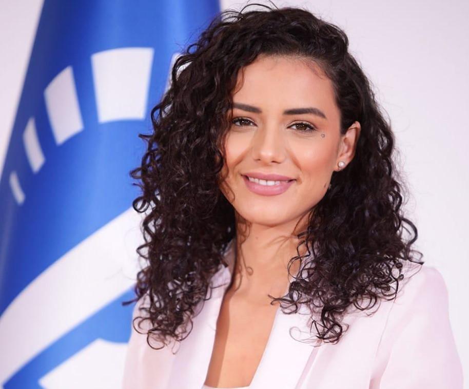 Pas ikjes nga PD ish-sekretarja për Marrëdhëniet me Publikun, Jola Hysaj merr post drejtues në…