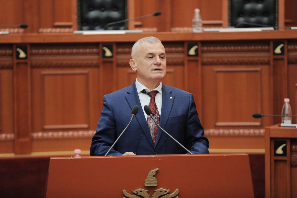 Leskaj kundër Berishës: Gabim politik, çfarë është mesazhi i këtij bojkoti? Po dobësohet roli kushtetues i opozitës