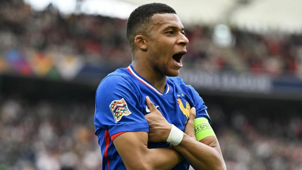 Trofeu i lakmuar, Mbappe do të luajë kundër Anglisë për “Këpucën e Artë”