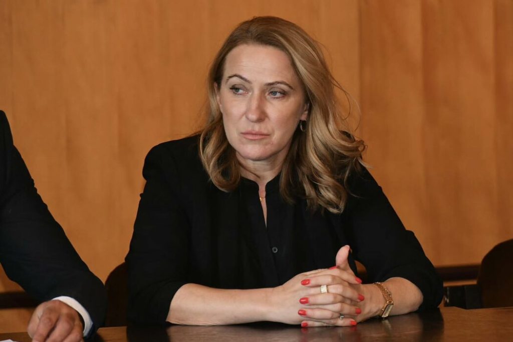 Mblidhen 53 nënshkrime nga deputetët në Serbi, kërkojnë shkarkimin e ministres Snezana Paunoviç