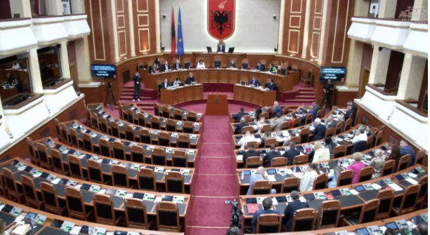 12:09 “Janë regjistruar 7 shkelje”, PD çon në Gjykatën Kushtetuese ligjin e marrëveshjes me SHBA për huanë ushtarake me vlerë 302 milionë dollarë