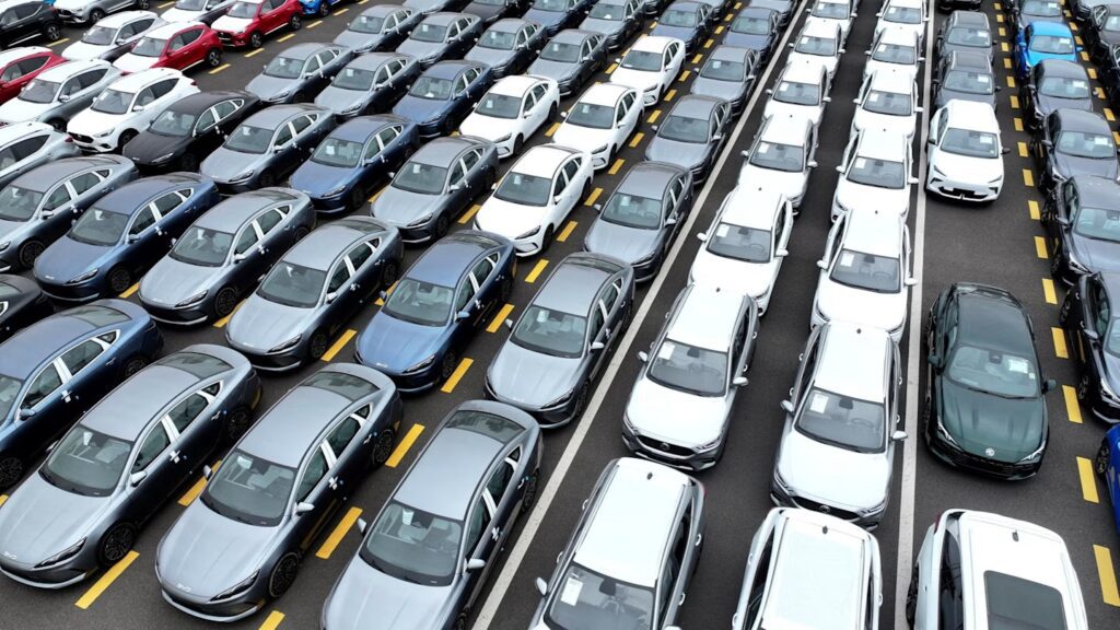 Eksportet mujore të automjeteve të Kinës kaluan për herë të parë shifrën 1 milion