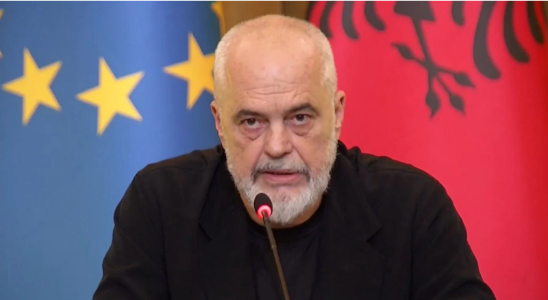 07:50 Pas “Besës”, Rama u jep deputetëve dokumentin “Prania Besnike”: “Duhet të bëjmë transformimin jetik, dera e BE-së nuk rri hapur përgjithmonë” (Fjala e plotë)