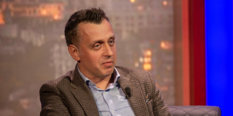Nuk rrëzohet një establishment duke u bërë kopja e tij