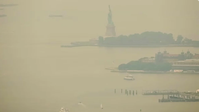 Alarm në New York para finales së Kupës së Botës, cilësia e ajrit arrin nivele të rrezikshme për shkak të zjarreve masive në Kanada