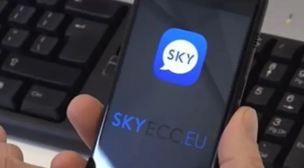 “Na u dashuru këtej…”/ SKY ECC nxjerr bisedat intime të trafikantëve të drogës me vajzat në Ekuador