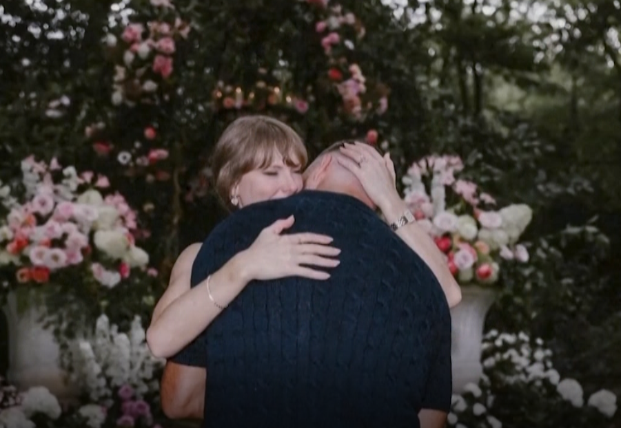 “Just married”, ndizet New York, Taylor Swift dhe Travis Kelce i thonë “po” njëri-tjetrit