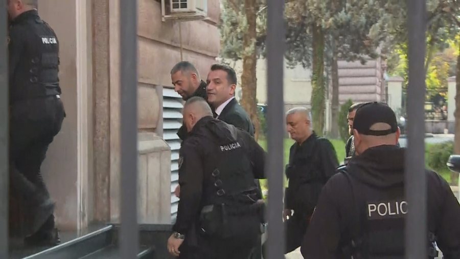 Mungojnë Veliaj dhe avokati, shtyhet seanca ndaj kryebashkiakut të Tiranës. Ndreca gjobitet me 50 mijë lekë