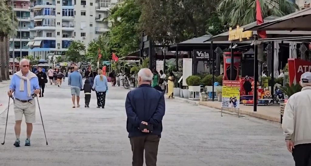 Pensionet e ulëta lënë vlonjatët pa pushime