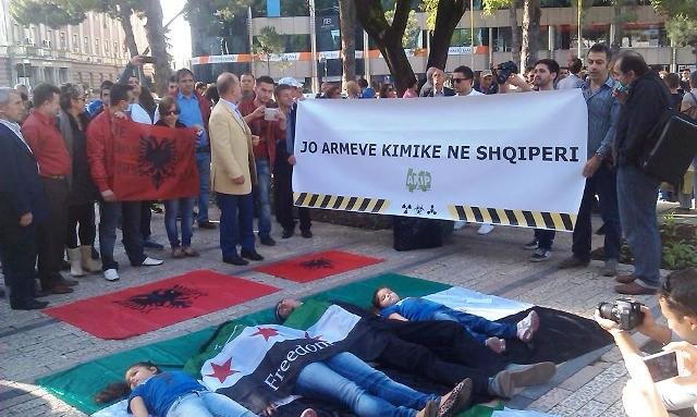 FOTOT/ Heronjtë e heshtur “anonimë të revolucioneve antiamerikane të Tiranës
