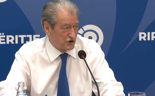 Verë “e nxehtë” politike/ Berisha: U dogjën teserat e PS-së, Rama doli me Sadushin e partisë