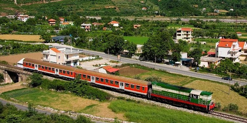 Reforma në transportin hekurudhor, ndryshojnë kushtet teknike, rritet transparenca për fuqinë punëtore dhe tregun