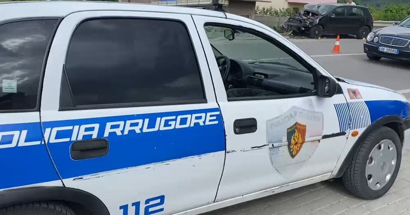 Aksident masiv në autostradën Durrës-Tiranë: Përplasen 4 automjete me njëra-tjetrën